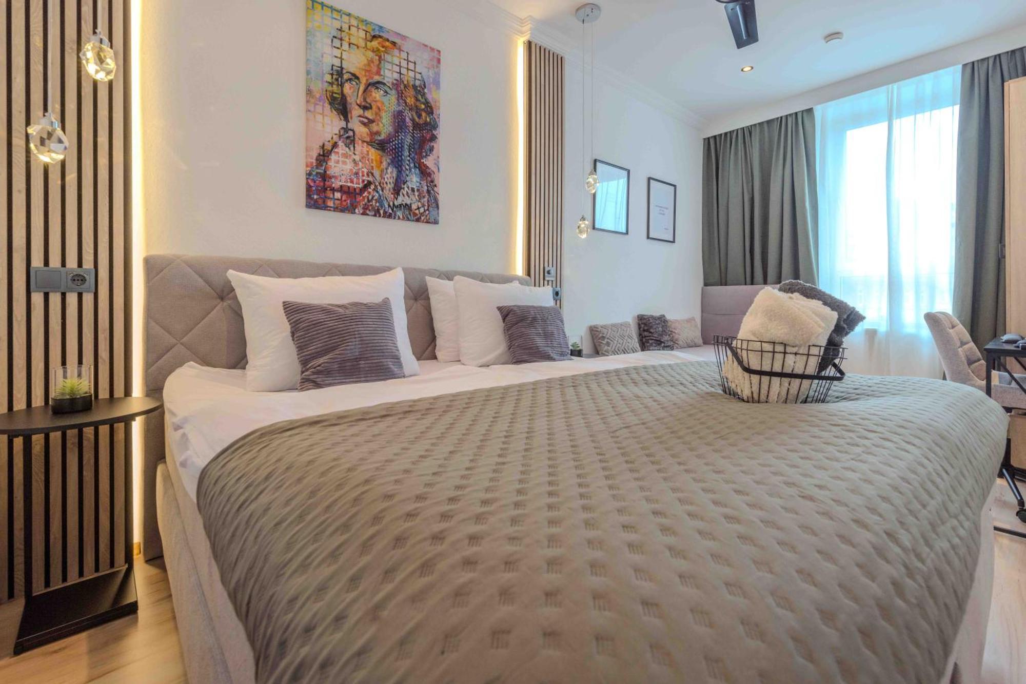 Schillerapartment Hof, Kueche, 24H Digital-Checkin, Parkplatz, Wlan250Mbit Hof  Luaran gambar