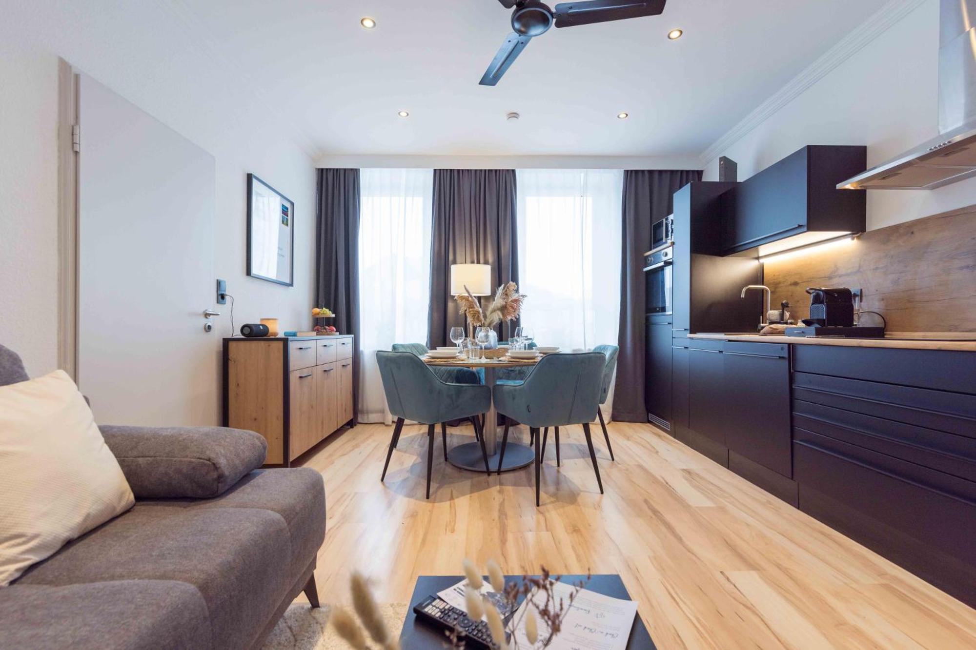 Schillerapartment Hof, Kueche, 24H Digital-Checkin, Parkplatz, Wlan250Mbit Hof  Luaran gambar