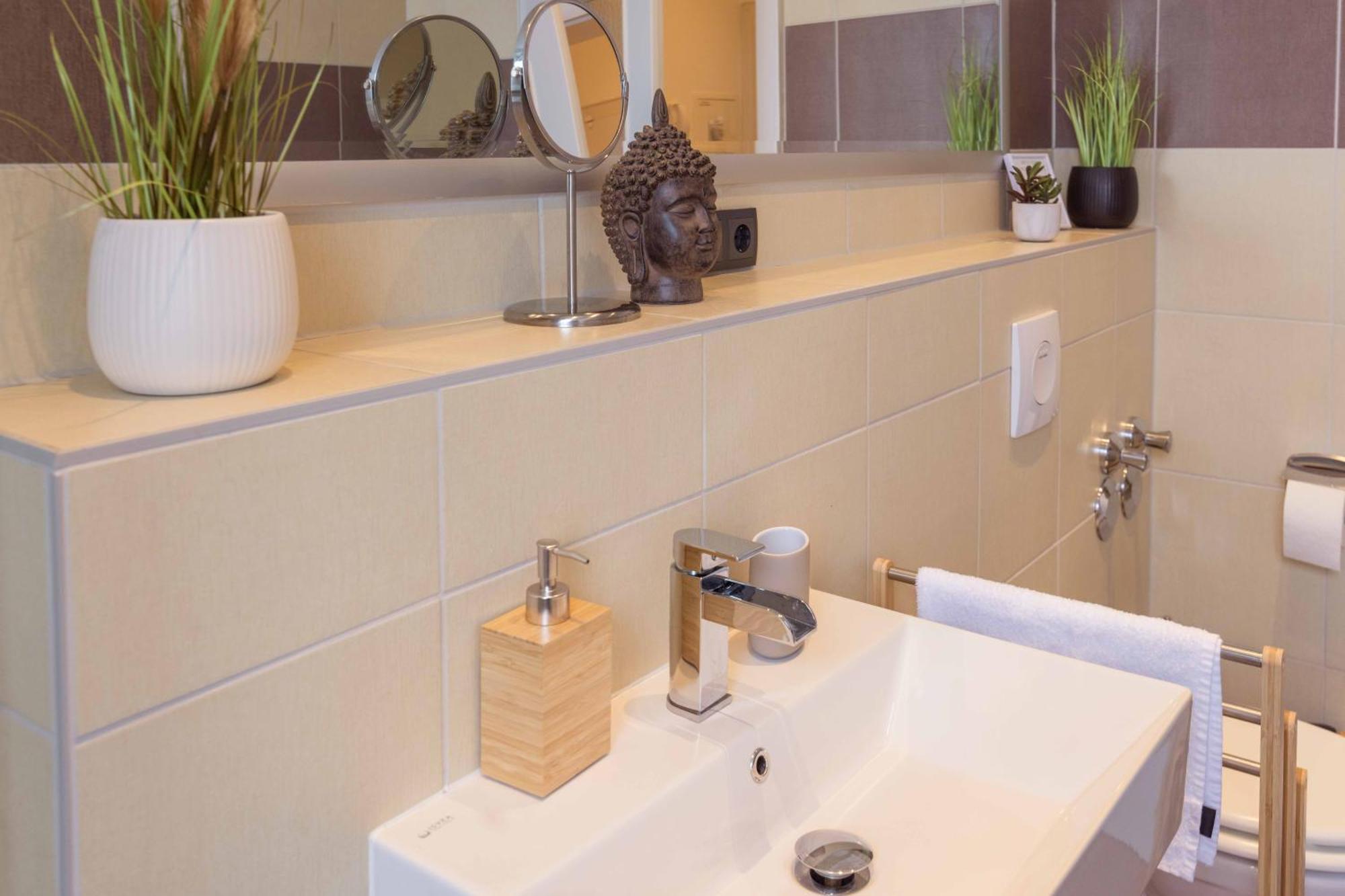 Schillerapartment Hof, Kueche, 24H Digital-Checkin, Parkplatz, Wlan250Mbit Hof  Luaran gambar