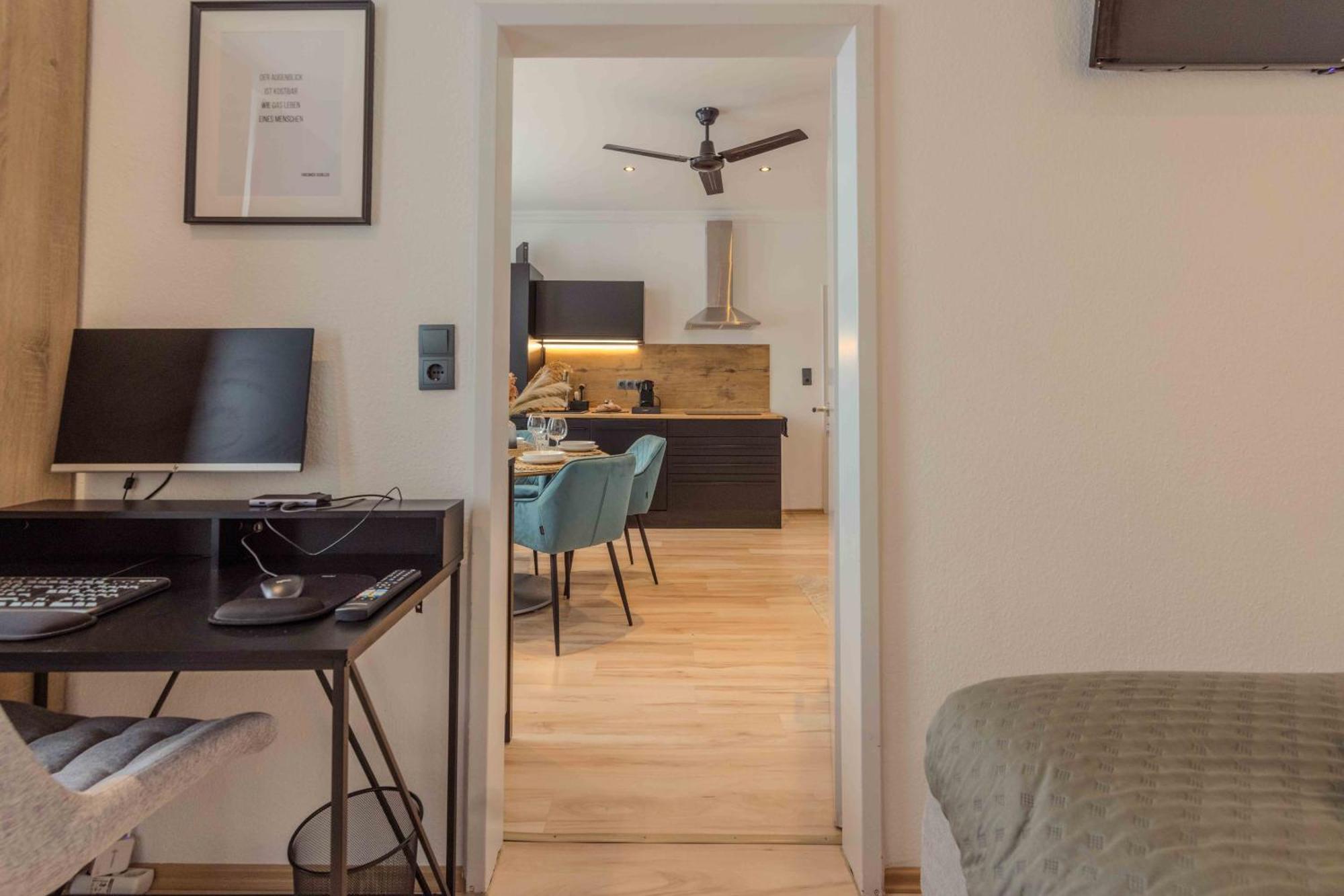 Schillerapartment Hof, Kueche, 24H Digital-Checkin, Parkplatz, Wlan250Mbit Hof  Luaran gambar