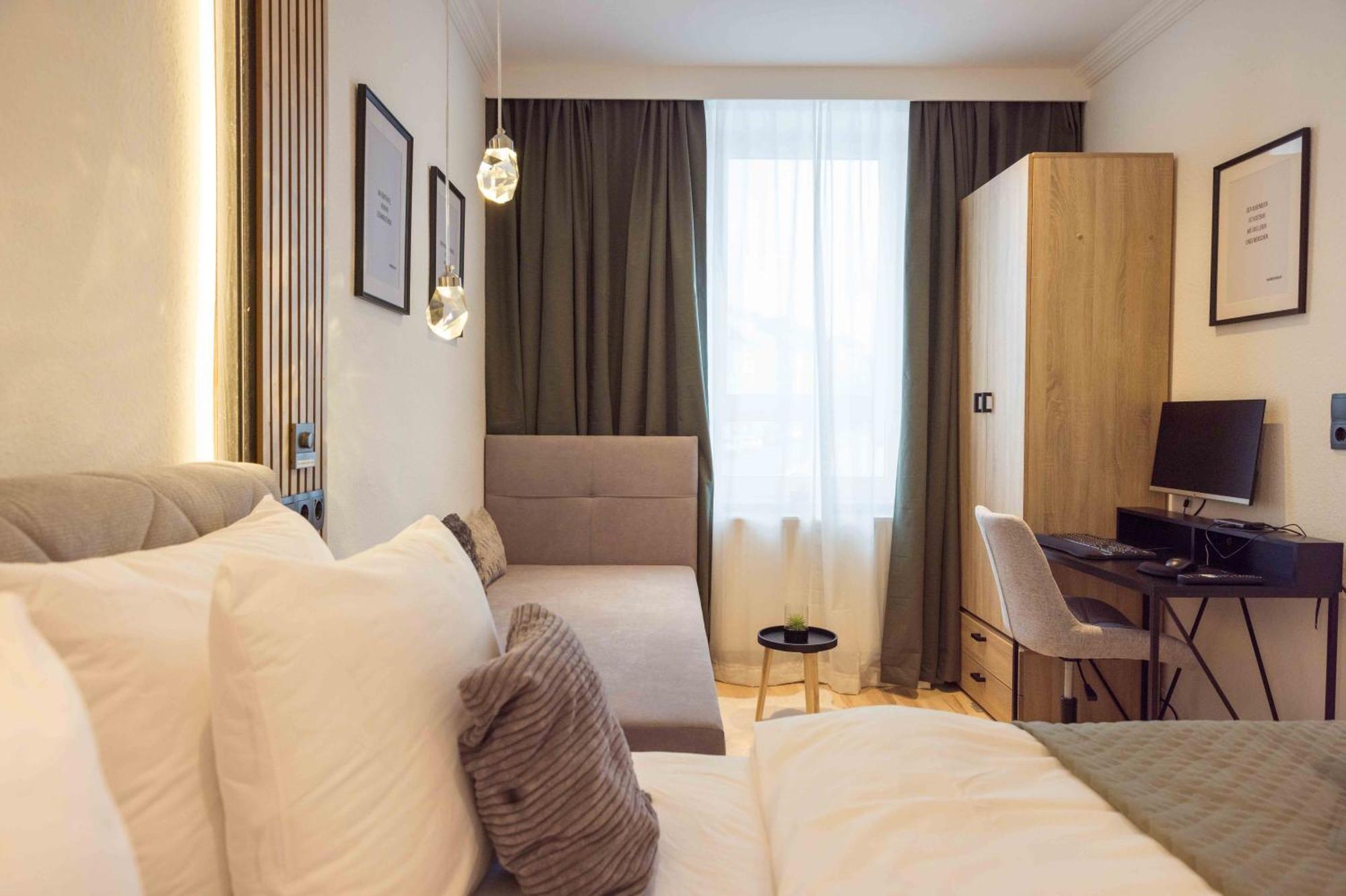 Schillerapartment Hof, Kueche, 24H Digital-Checkin, Parkplatz, Wlan250Mbit Hof  Luaran gambar